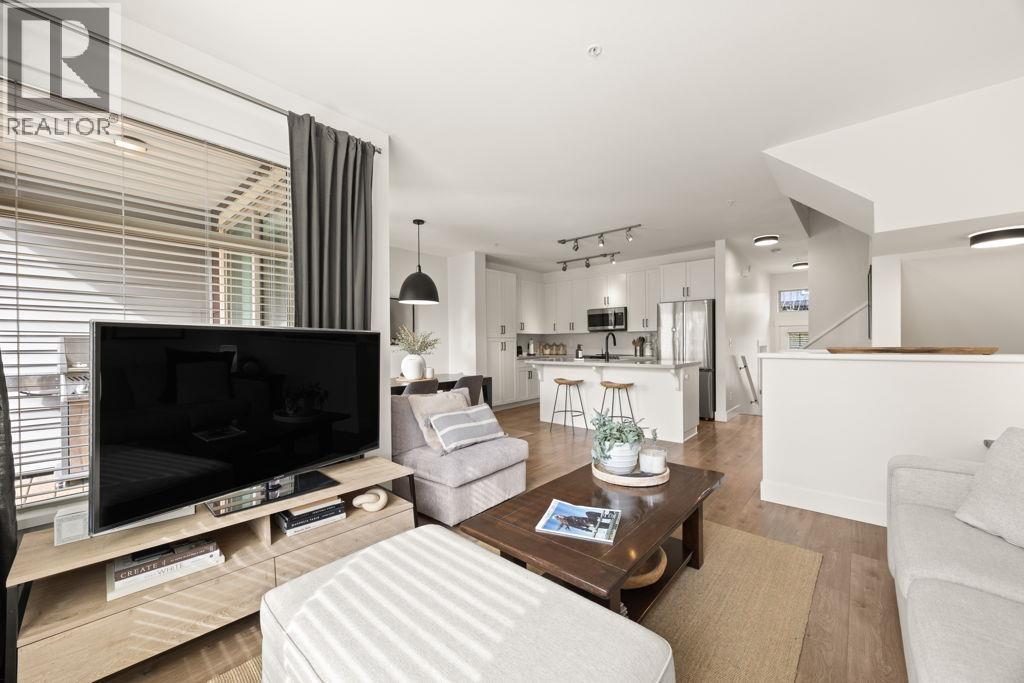 102 300 PANORAMA PLACE, Port Moody