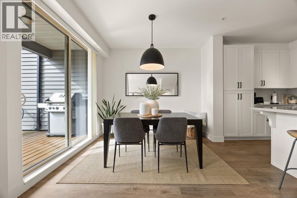 102 300 PANORAMA PLACE, Port Moody