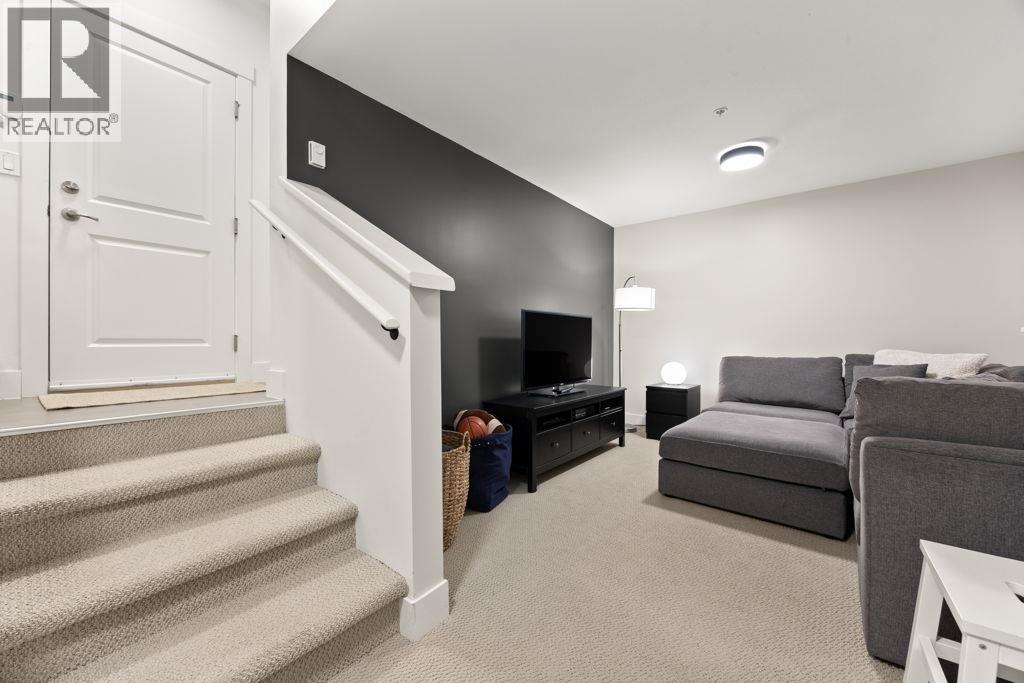 102 300 PANORAMA PLACE, Port Moody