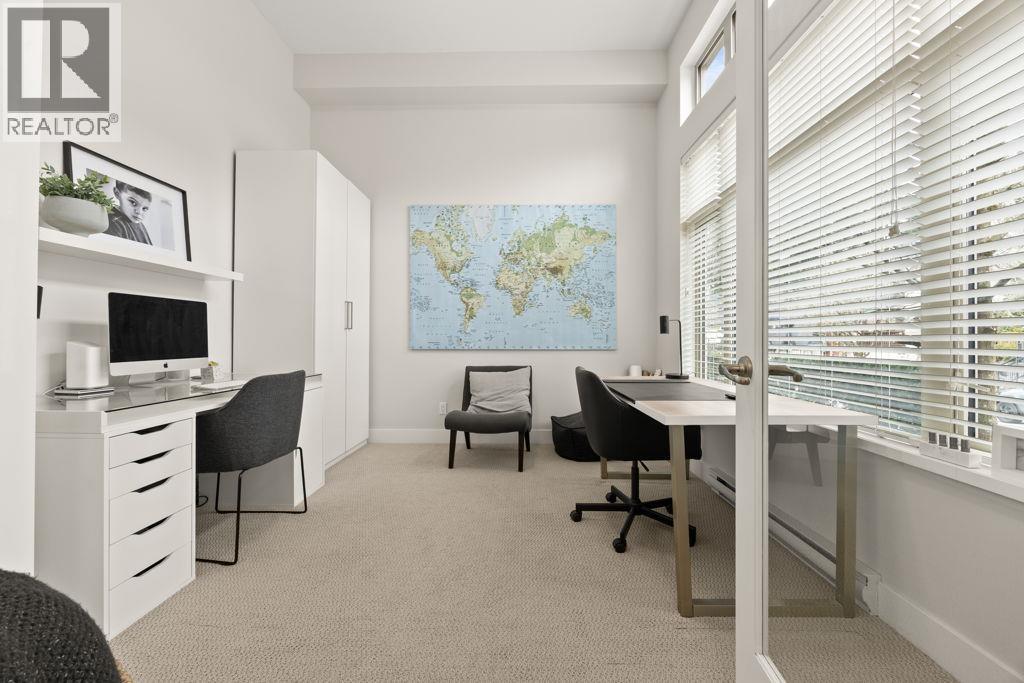 102 300 PANORAMA PLACE, Port Moody