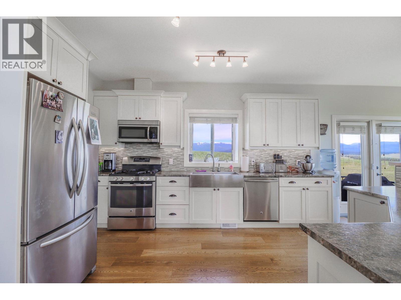 9693 CLEARVIEW Road, Cranbrook