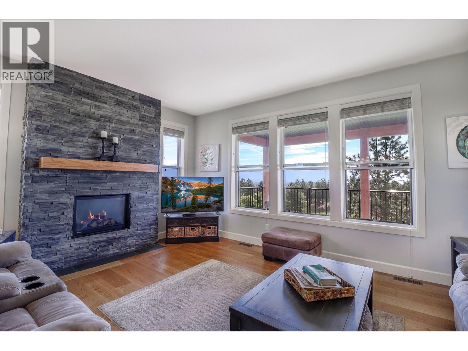 9693 CLEARVIEW Road, Cranbrook