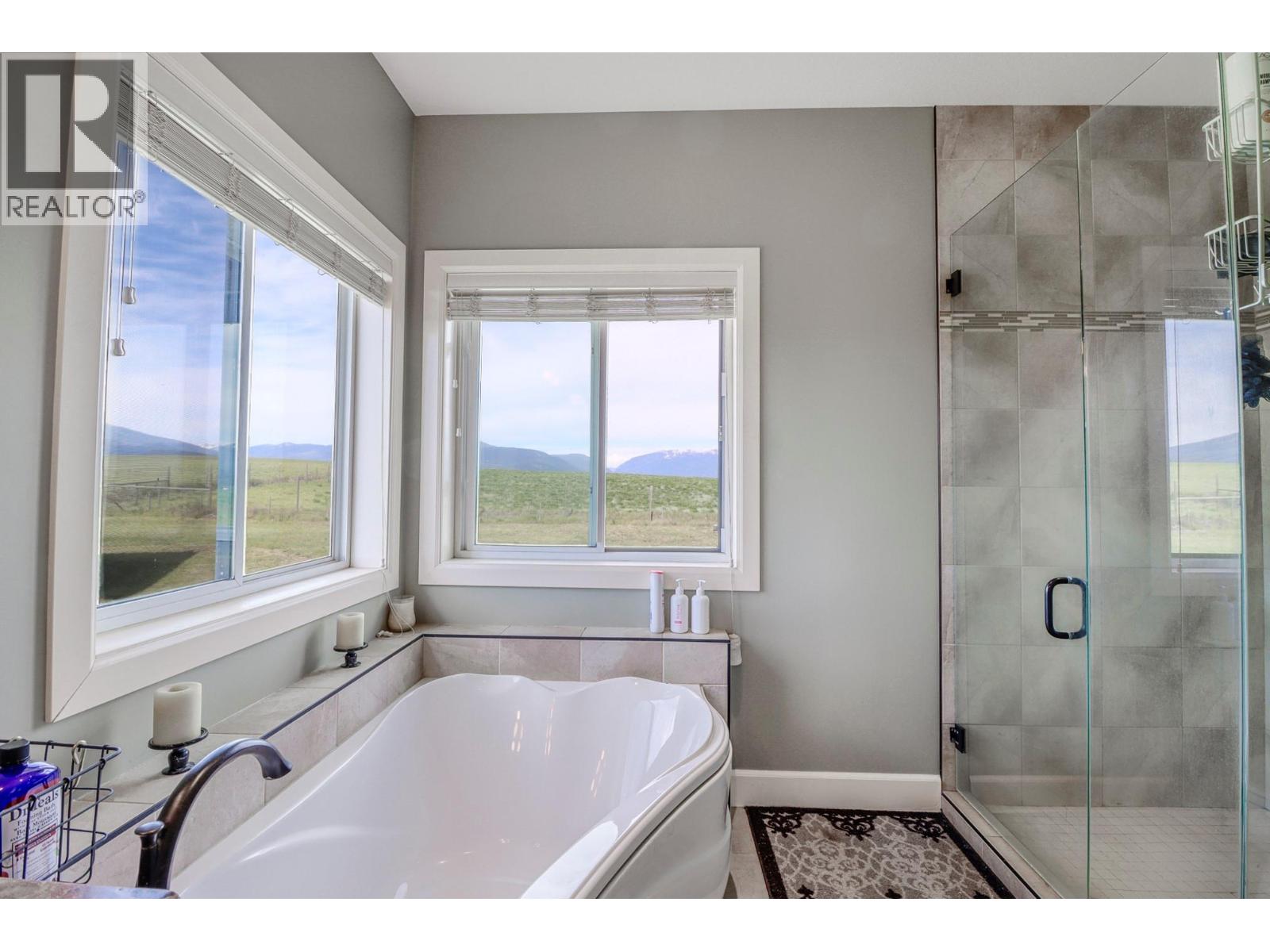 9693 CLEARVIEW Road, Cranbrook