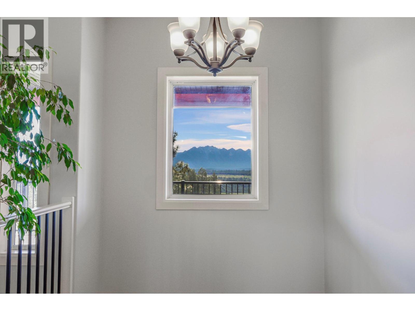 9693 CLEARVIEW Road, Cranbrook