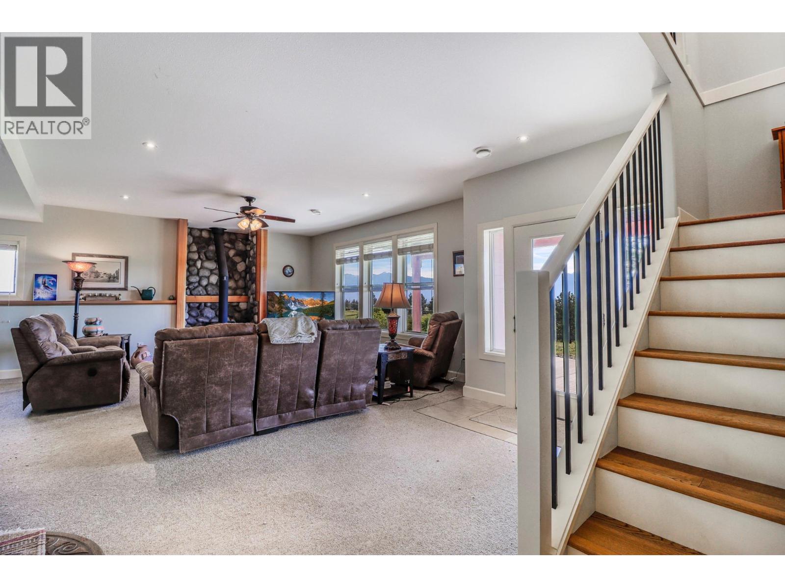 9693 CLEARVIEW Road, Cranbrook