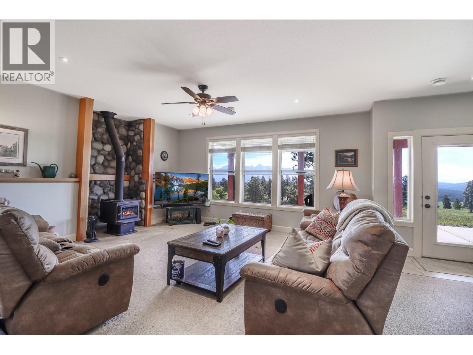 9693 CLEARVIEW Road, Cranbrook