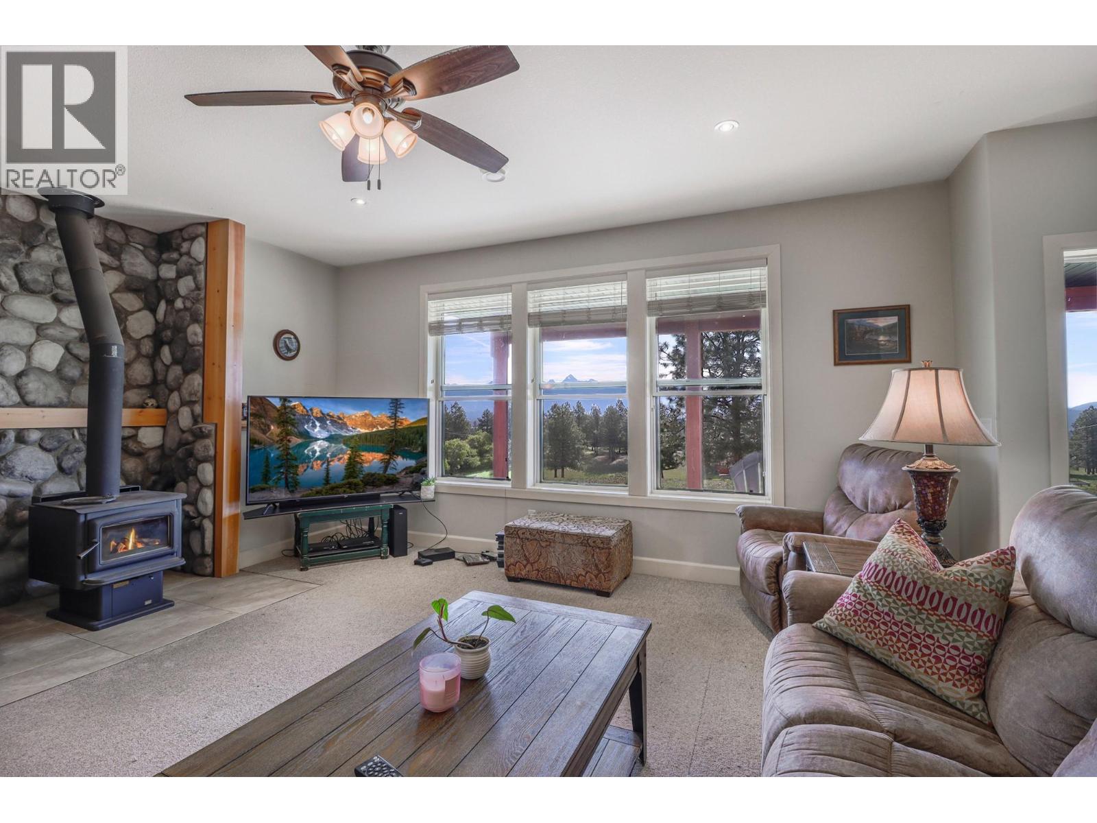 9693 CLEARVIEW Road, Cranbrook