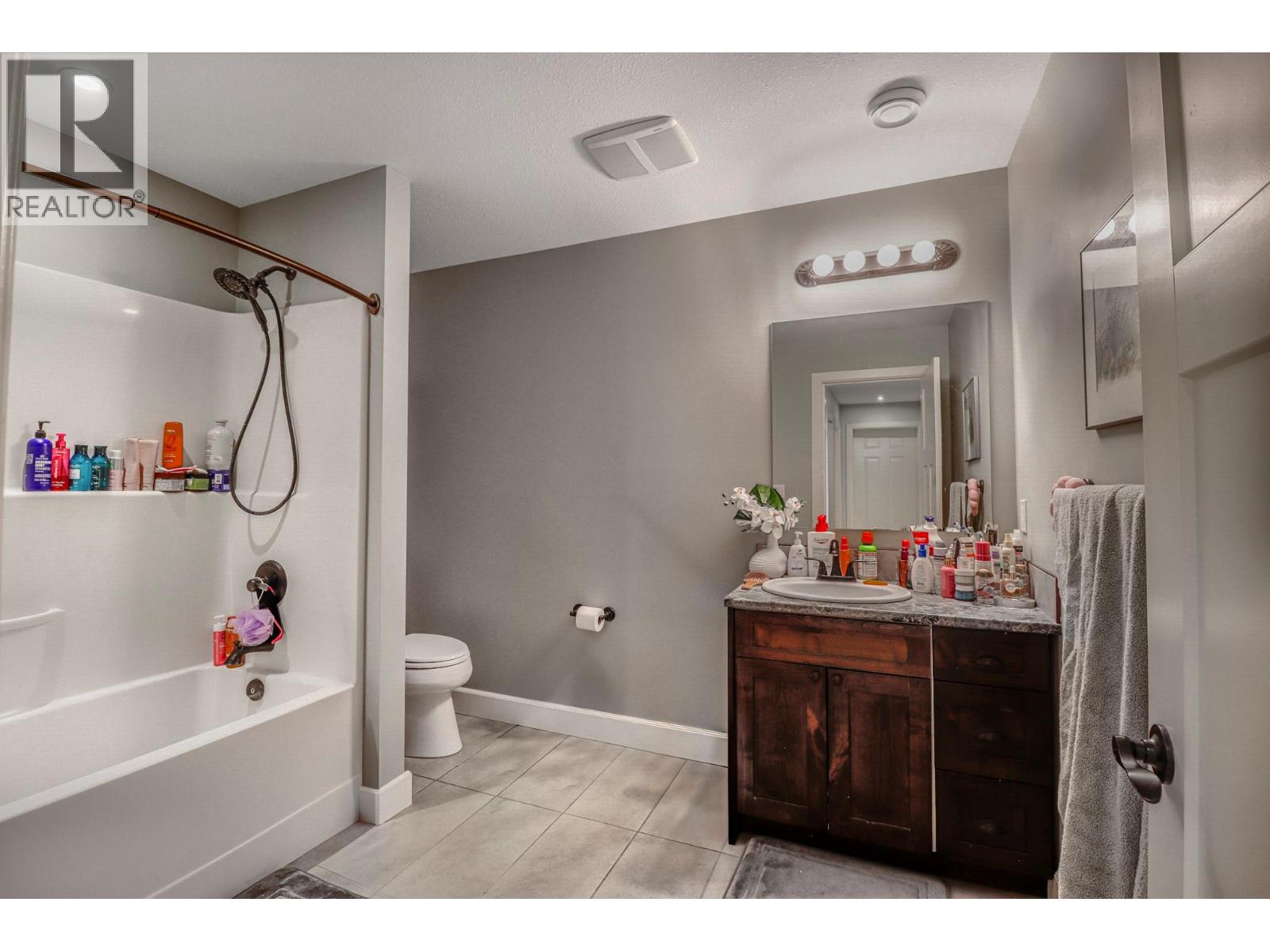 9693 CLEARVIEW Road, Cranbrook