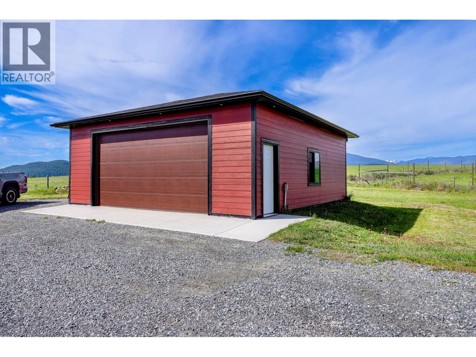 9693 CLEARVIEW Road, Cranbrook