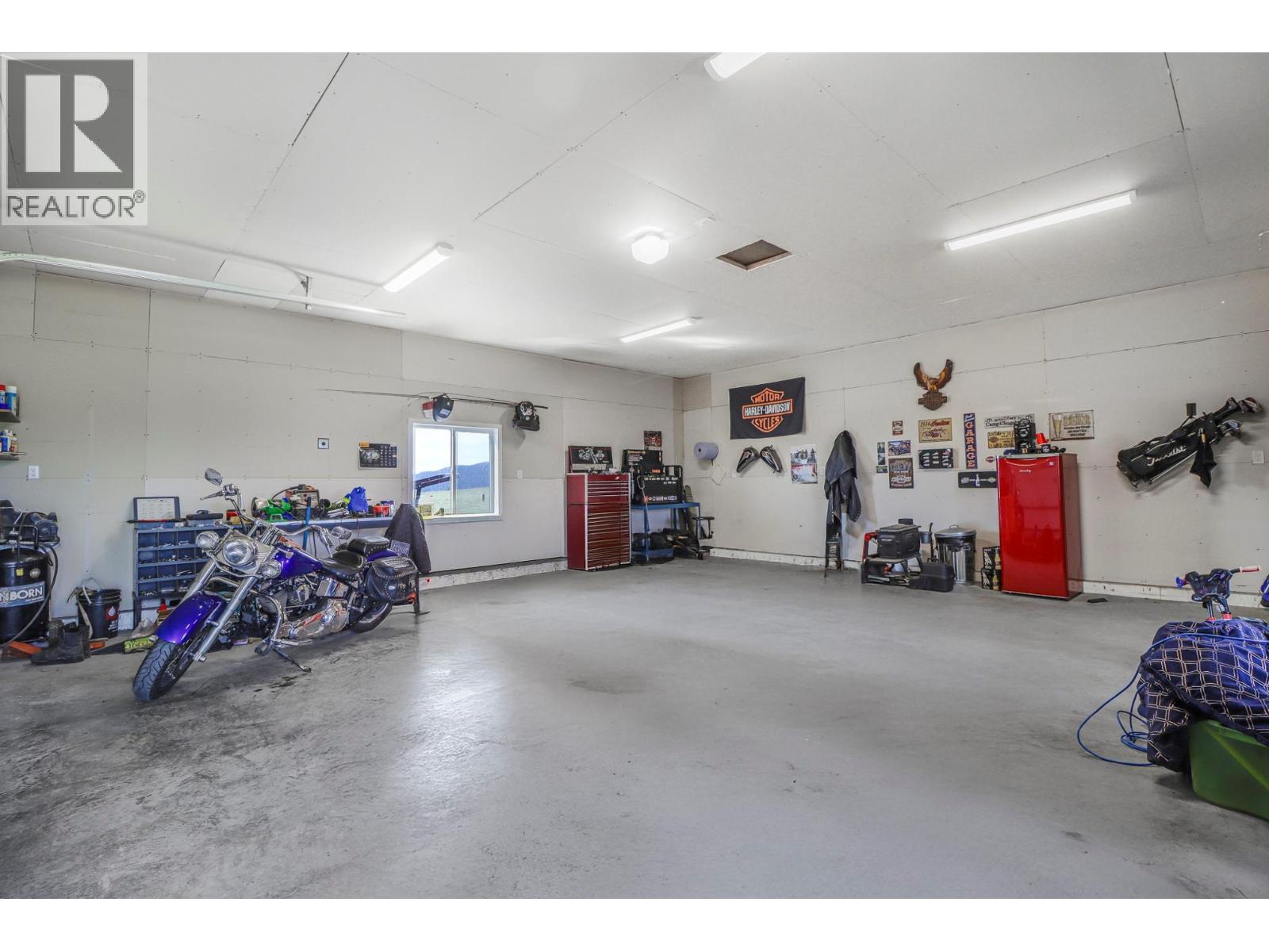 9693 CLEARVIEW Road, Cranbrook