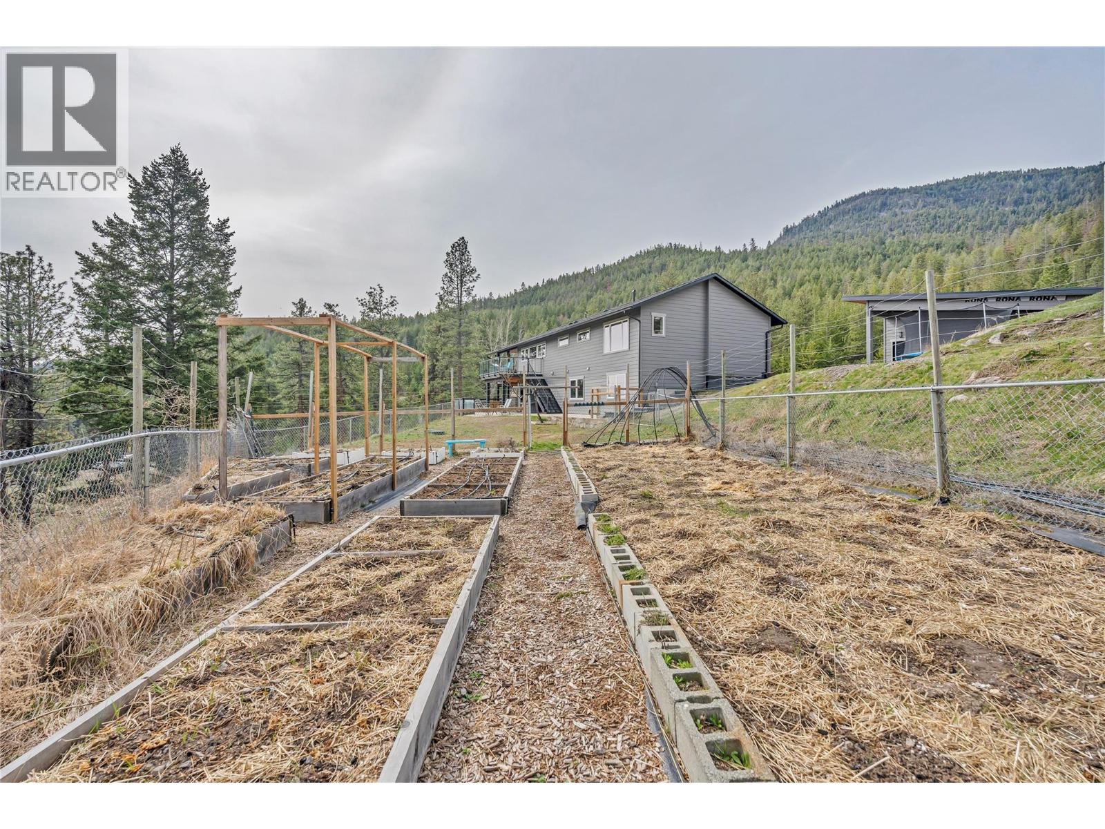163 Farleigh Lake Road, Penticton
