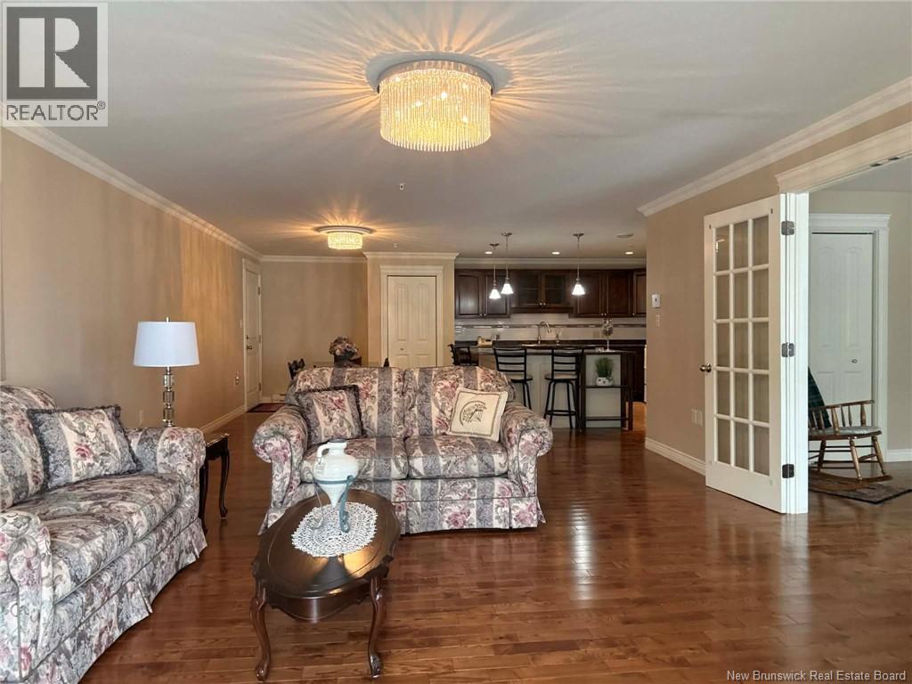 #105 165 VALCOUR DRIVE - 12