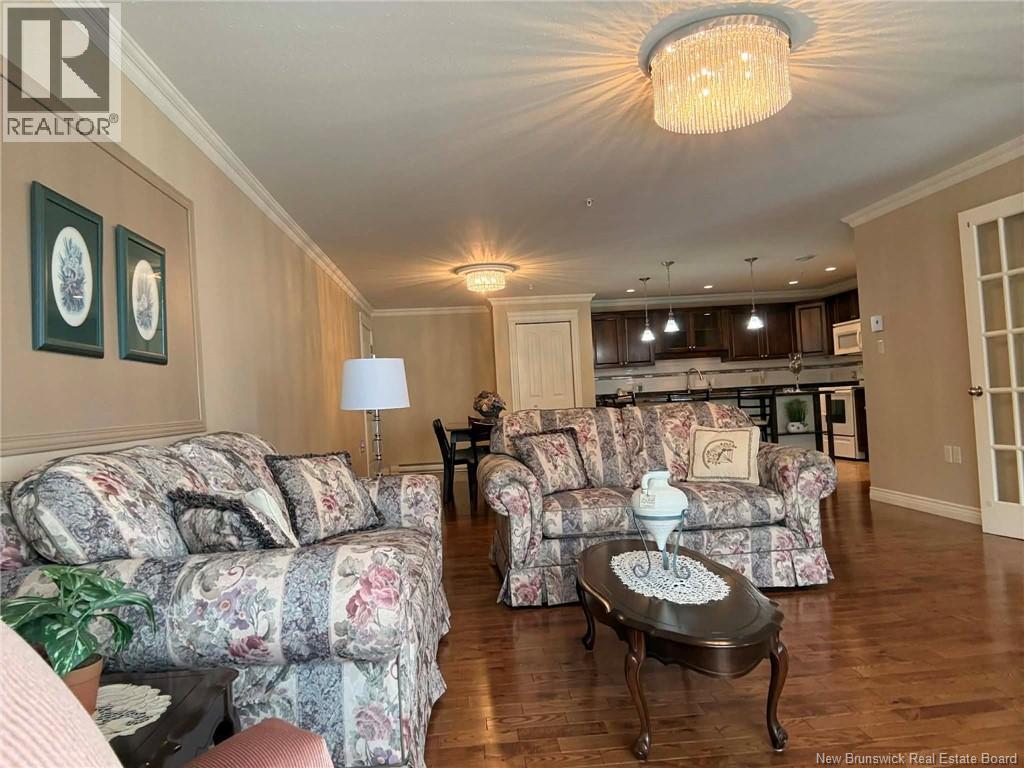 #105 165 VALCOUR DRIVE - 14