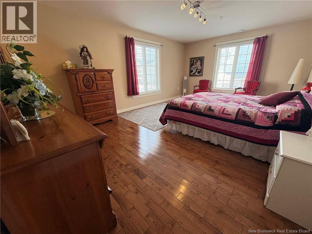 #105 165 VALCOUR DRIVE - 16