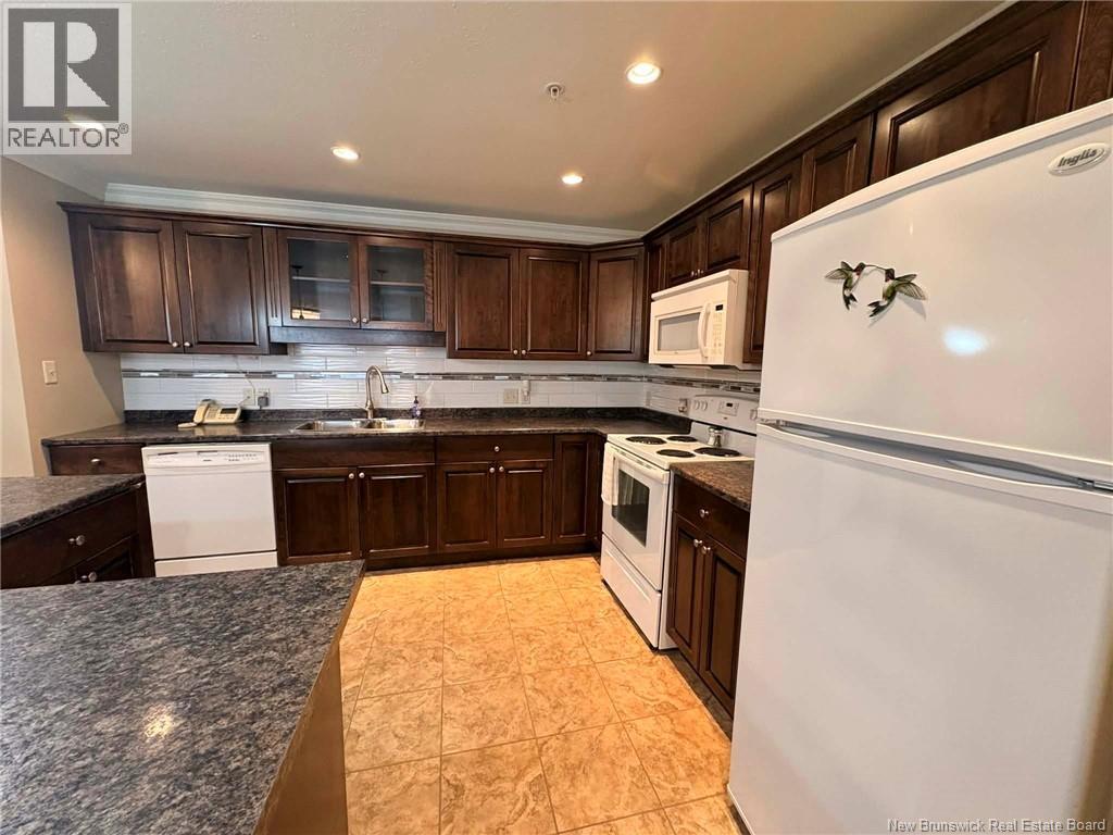 #105 165 VALCOUR DRIVE - 6