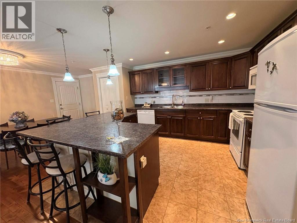 #105 165 VALCOUR DRIVE - 7