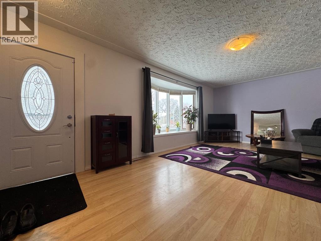 Single Family House Bungalow for Sale in   Street Parkdale Wetaskiwin 