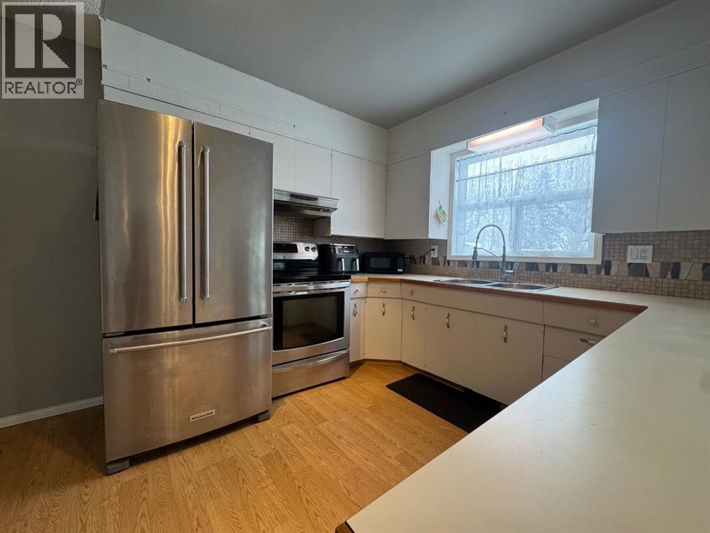 Single Family House Bungalow for Sale in   Street Parkdale Wetaskiwin 