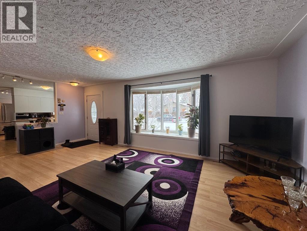 Single Family House Bungalow for Sale in   Street Parkdale Wetaskiwin 