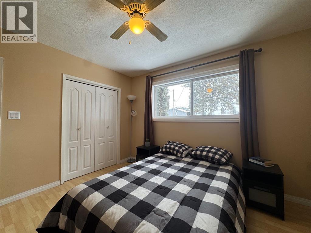 Single Family House Bungalow for Sale in   Street Parkdale Wetaskiwin 