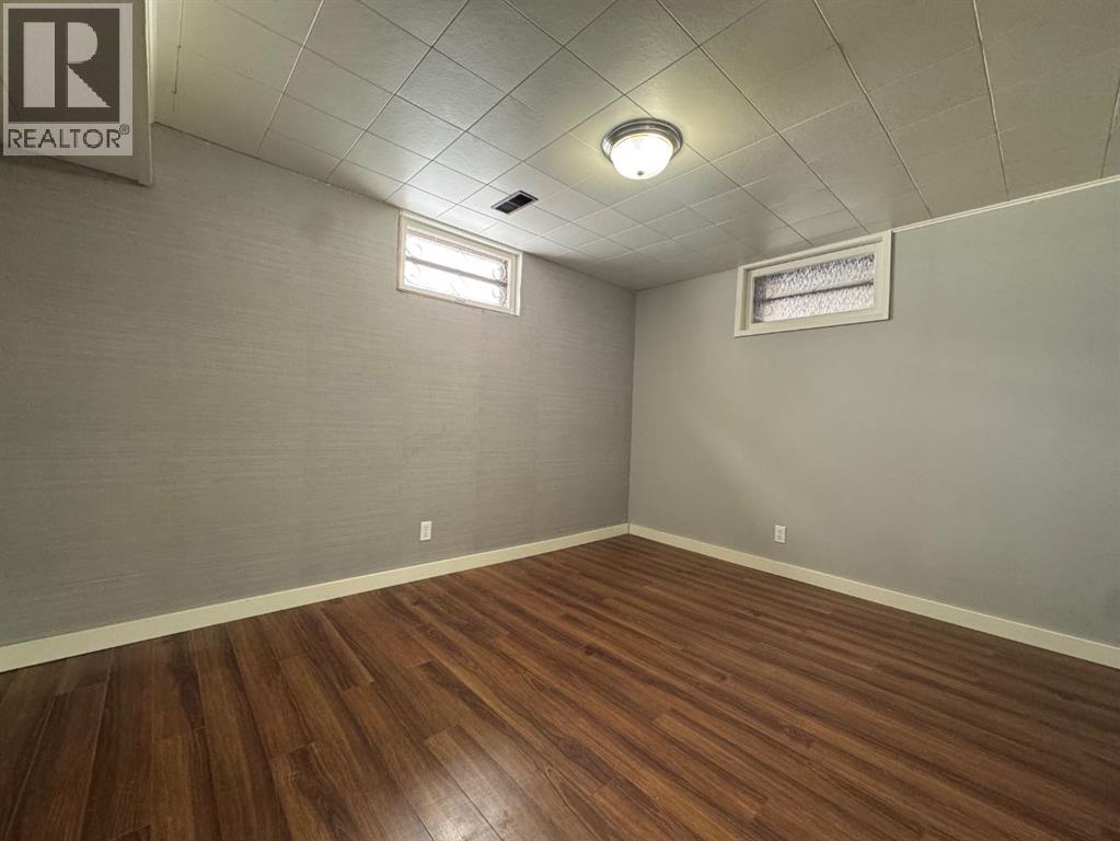 Single Family House Bungalow for Sale in   Street Parkdale Wetaskiwin 