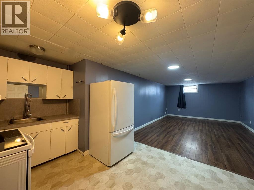 Single Family House Bungalow for Sale in   Street Parkdale Wetaskiwin 