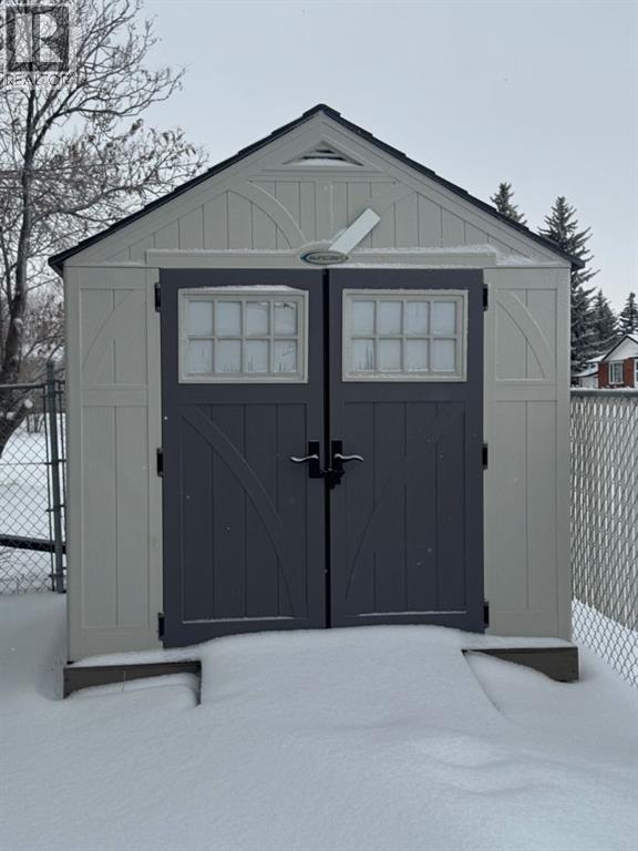 Single Family House Bungalow for Sale in   Street Parkdale Wetaskiwin 