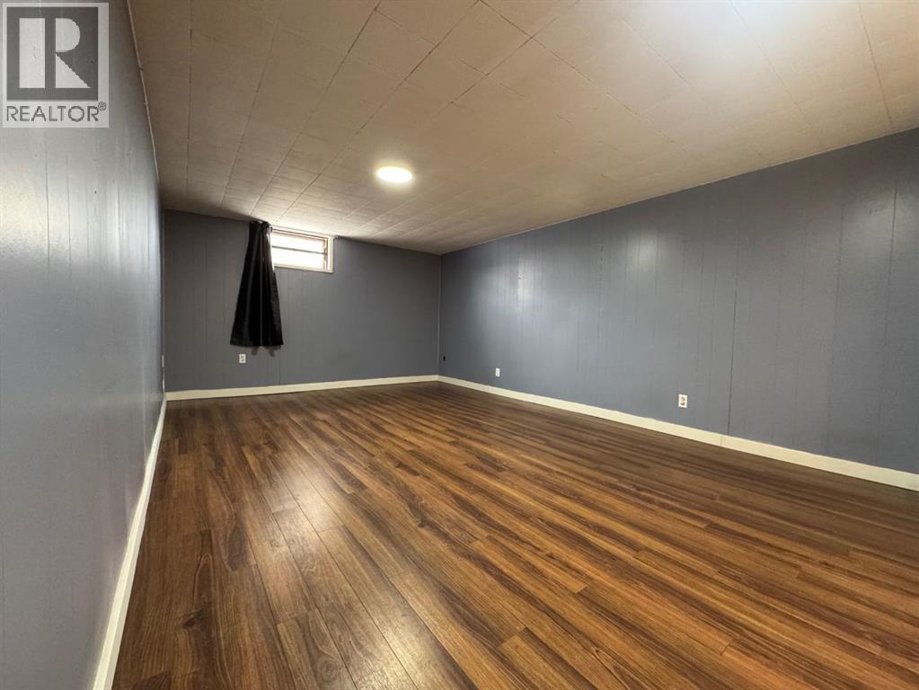 Single Family House Bungalow for Sale in   Street Parkdale Wetaskiwin 