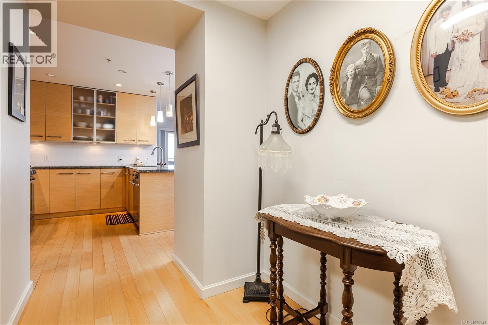 #212 38 FRONT ST - 10