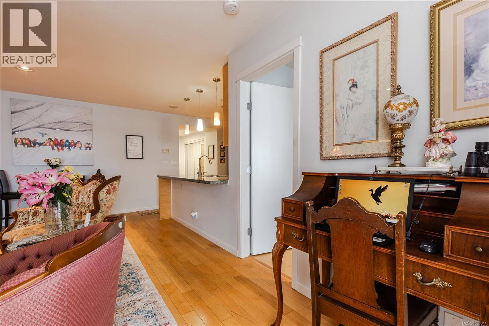 #212 38 FRONT ST - 11