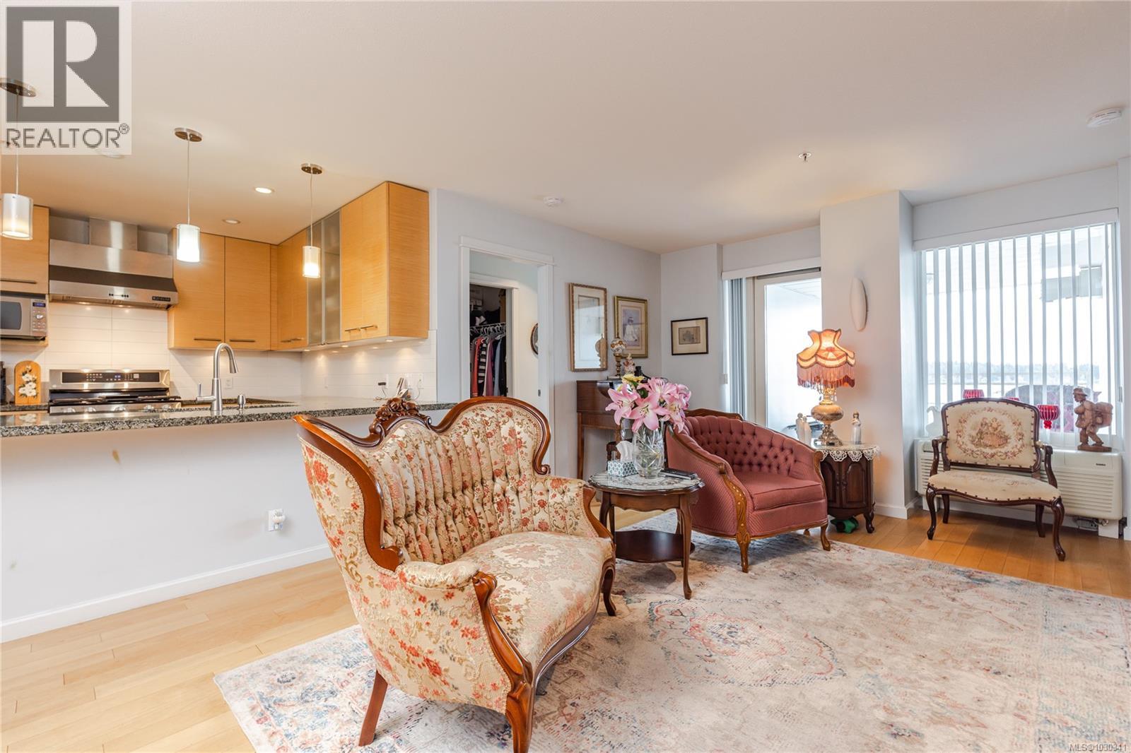 #212 38 FRONT ST - 12