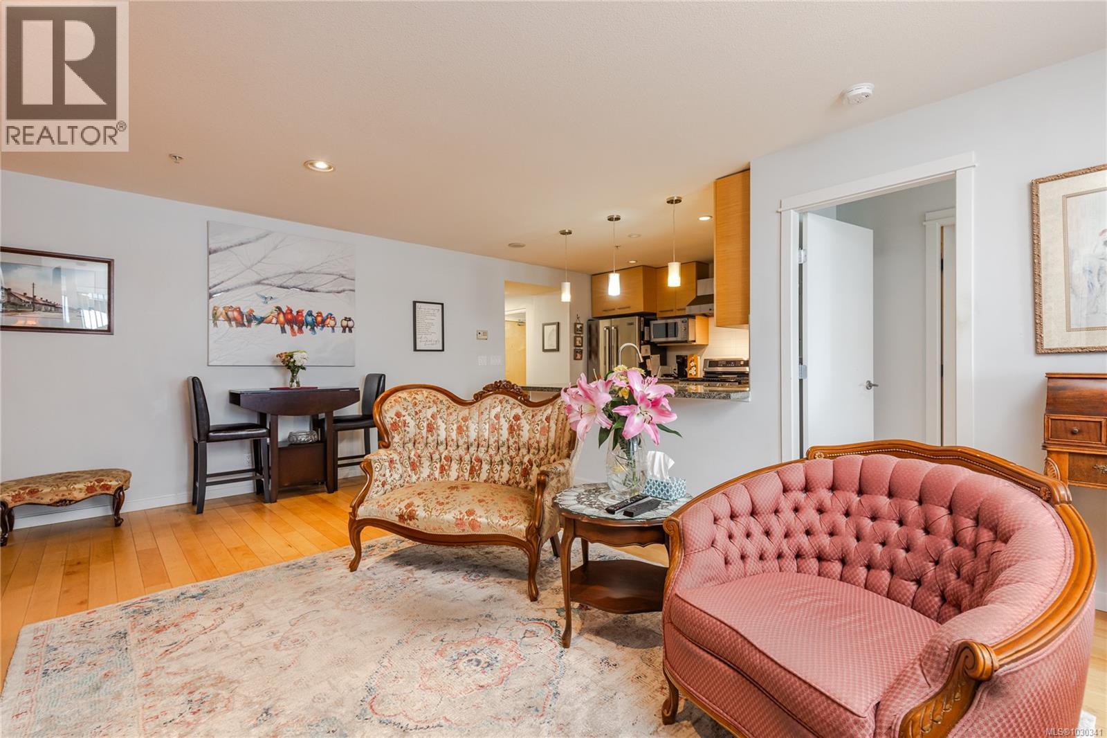 #212 38 FRONT ST - 2