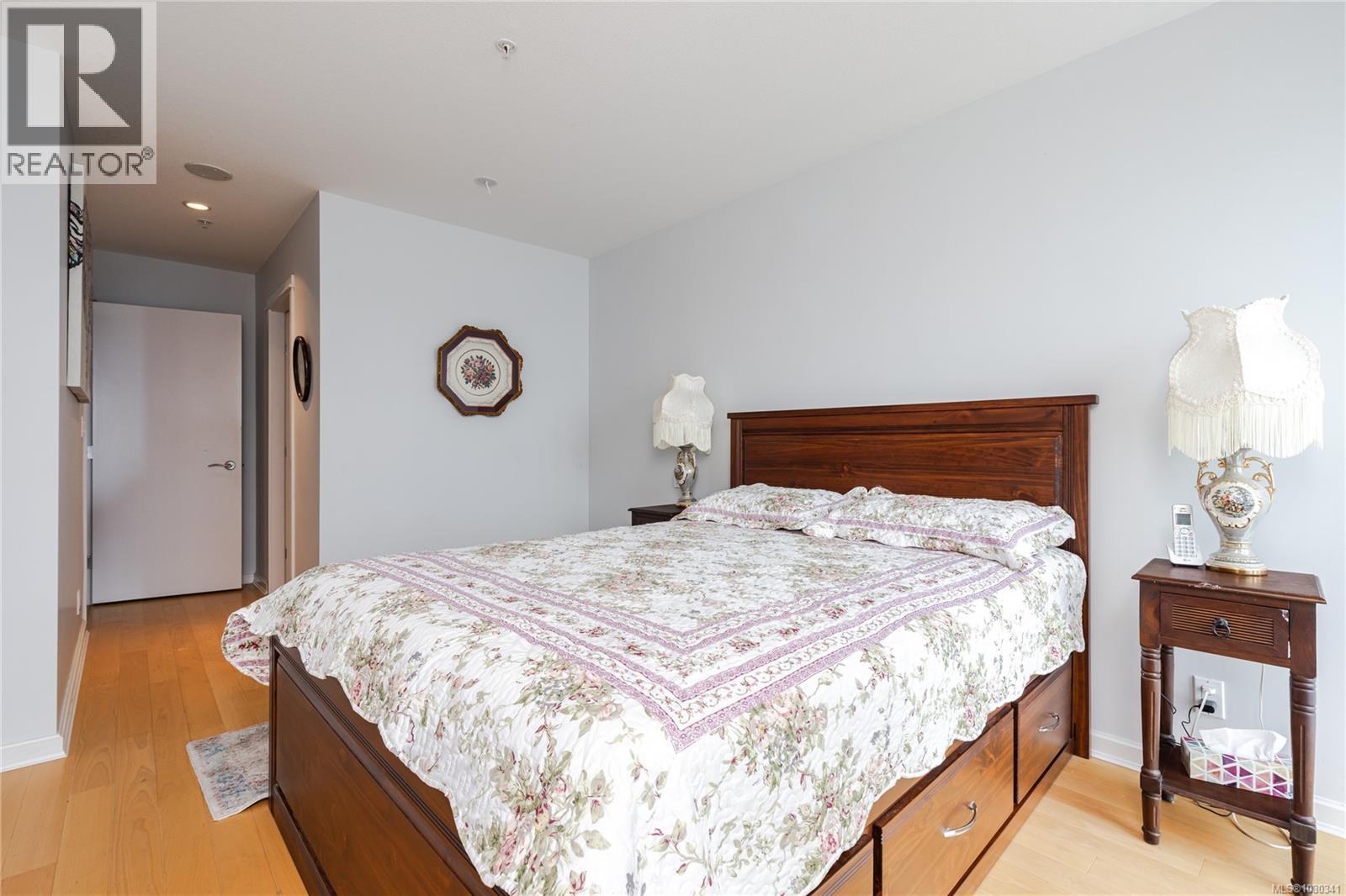 #212 38 FRONT ST - 20