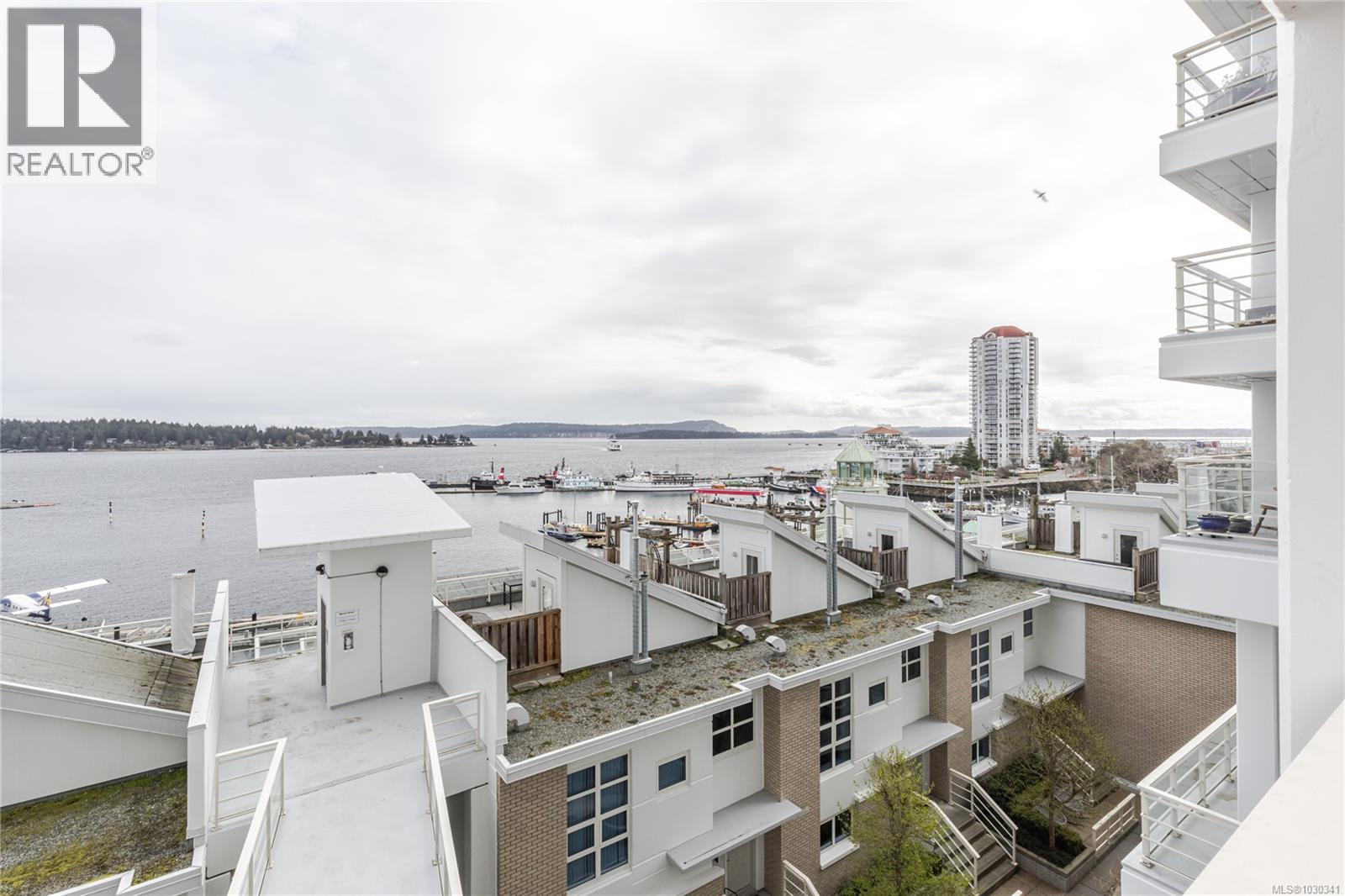 #212 38 FRONT ST - 24