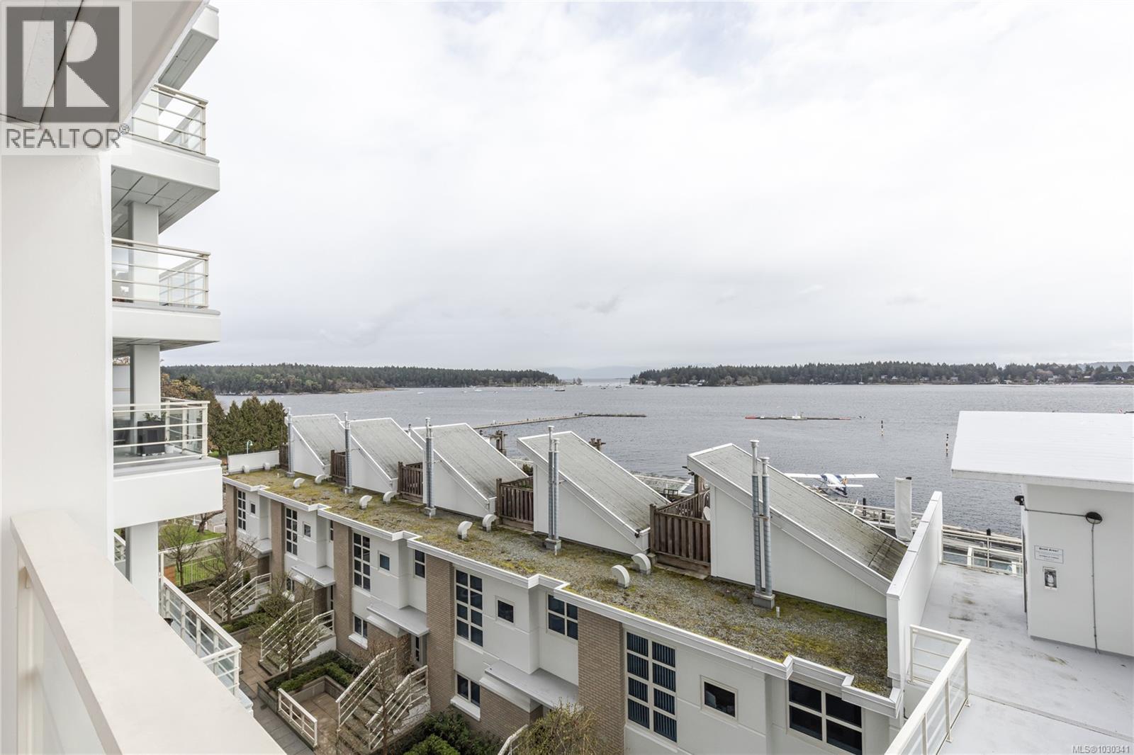 #212 38 FRONT ST - 25