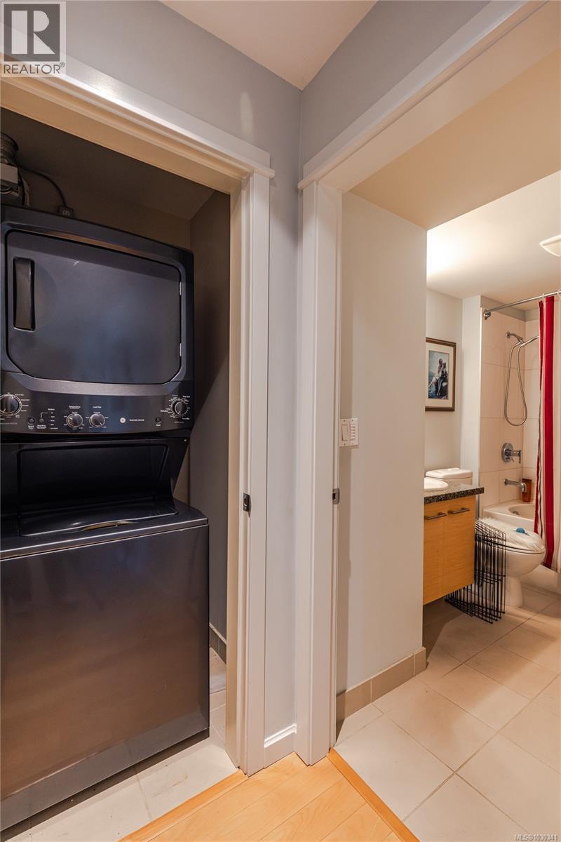 #212 38 FRONT ST - 26