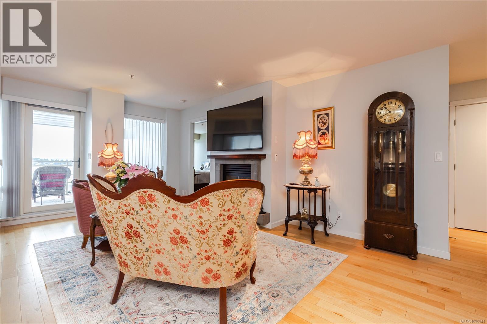 #212 38 FRONT ST - 3