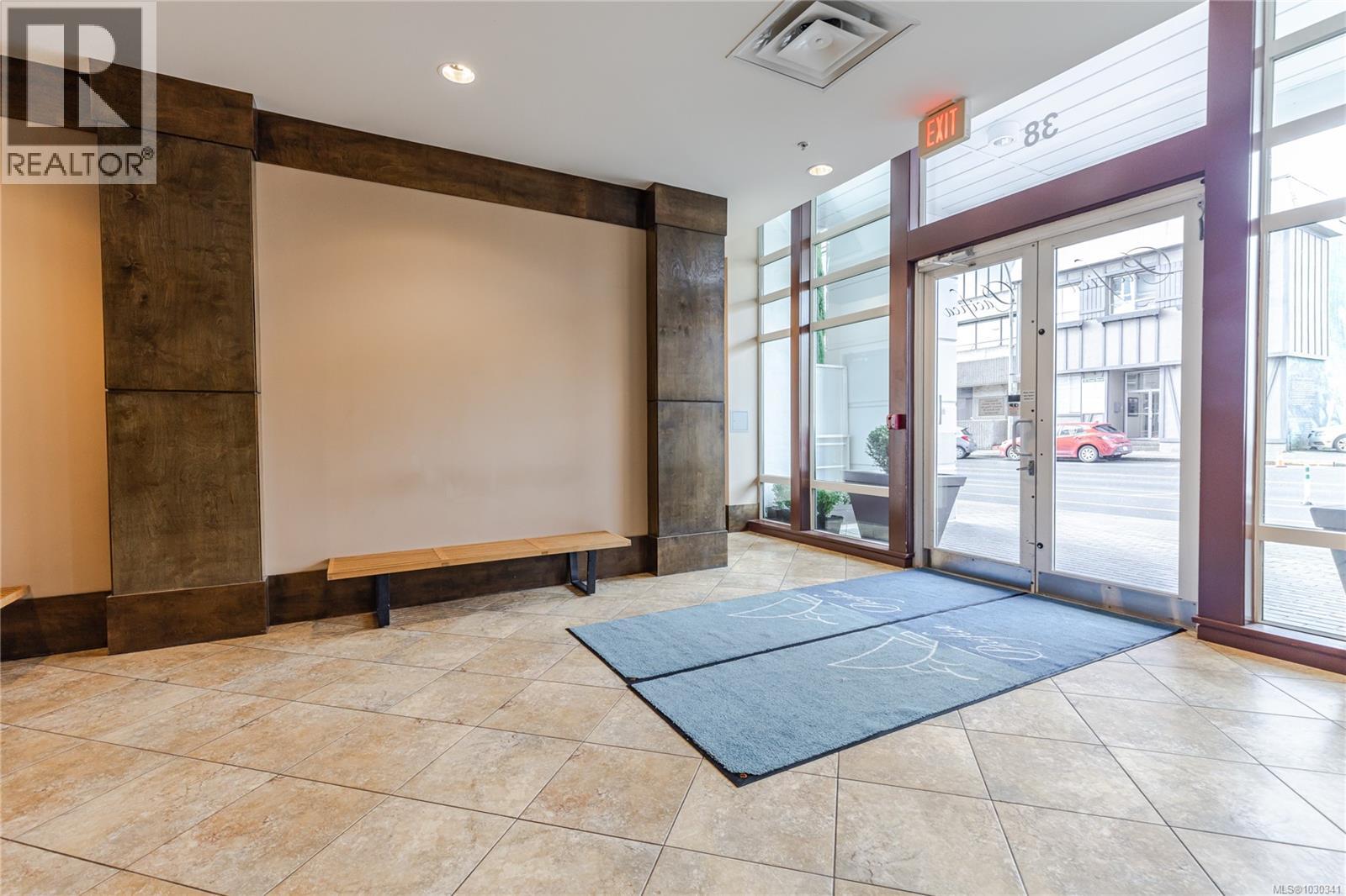 #212 38 FRONT ST - 32