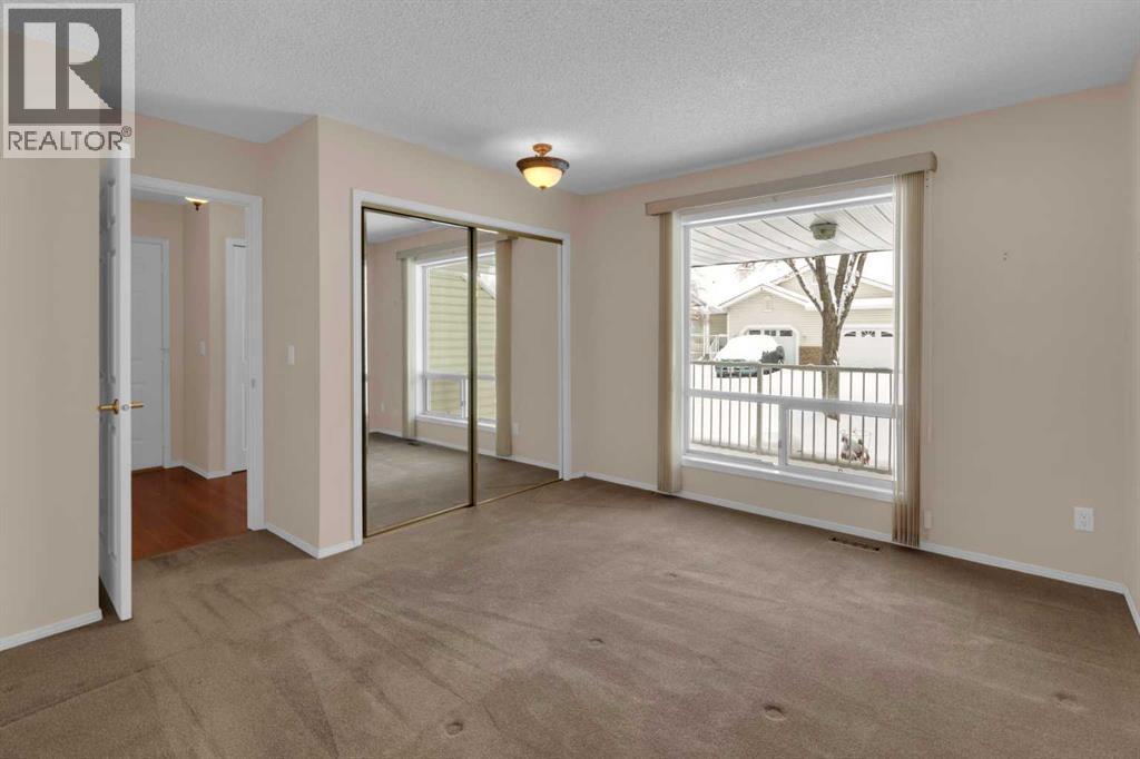 Single Family House for Sale in  Macewan Ridge Villas NW MacEwan Glen Calgary 