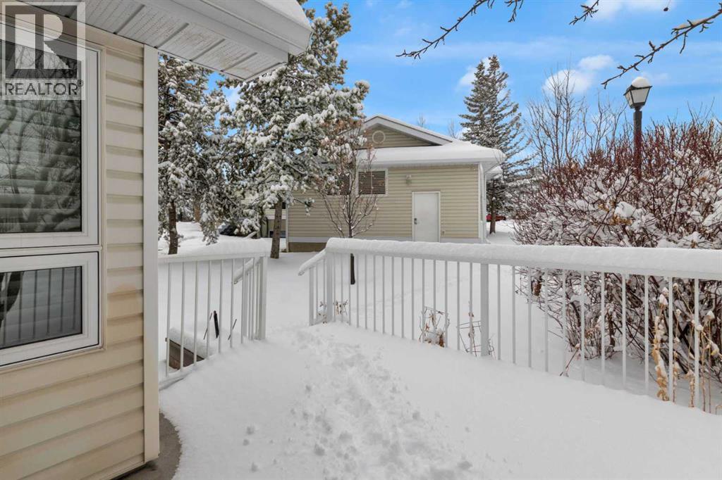 Single Family House for Sale in  Macewan Ridge Villas NW MacEwan Glen Calgary 