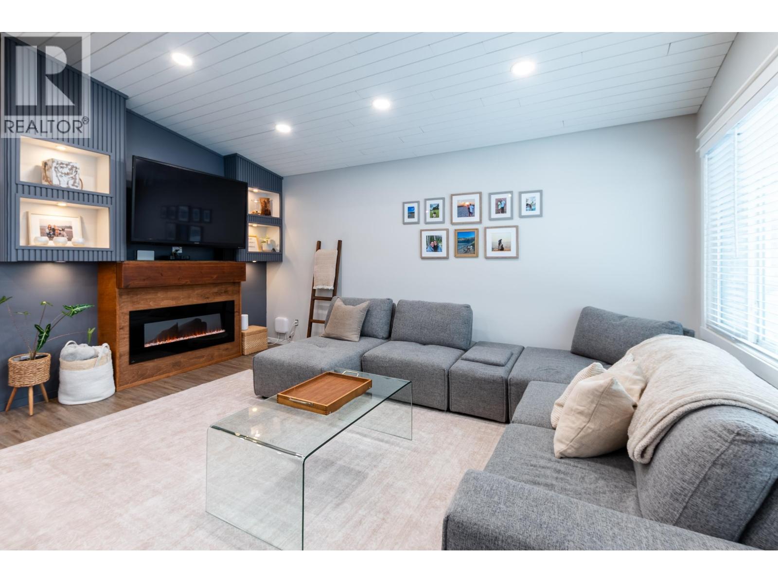 193 MCKINLEY CRESCENT - 16