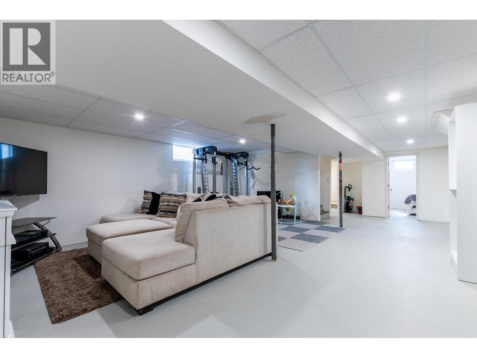 193 MCKINLEY CRESCENT - 26