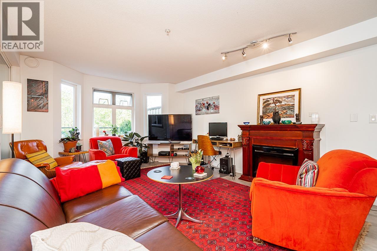 303 160 SHORELINE CIRCLE, Port Moody