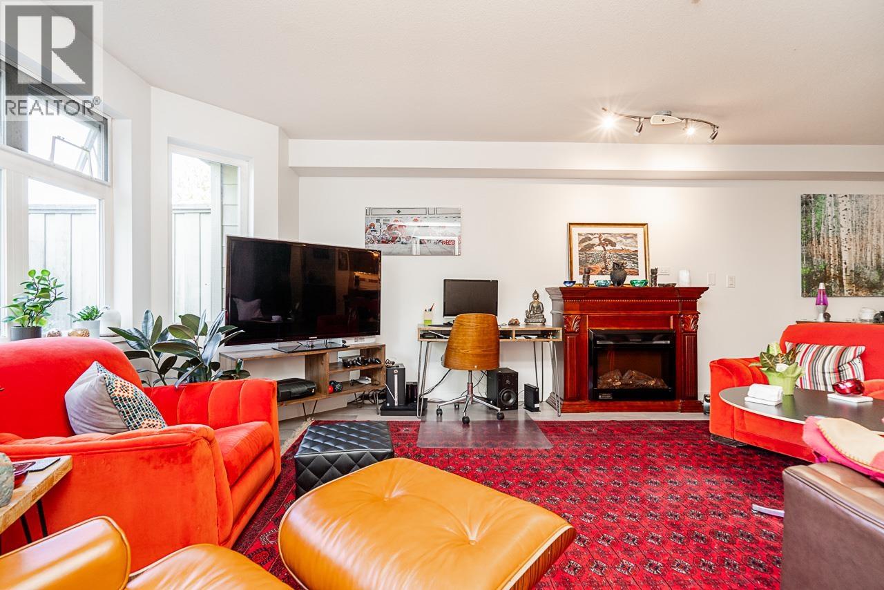 303 160 SHORELINE CIRCLE, Port Moody