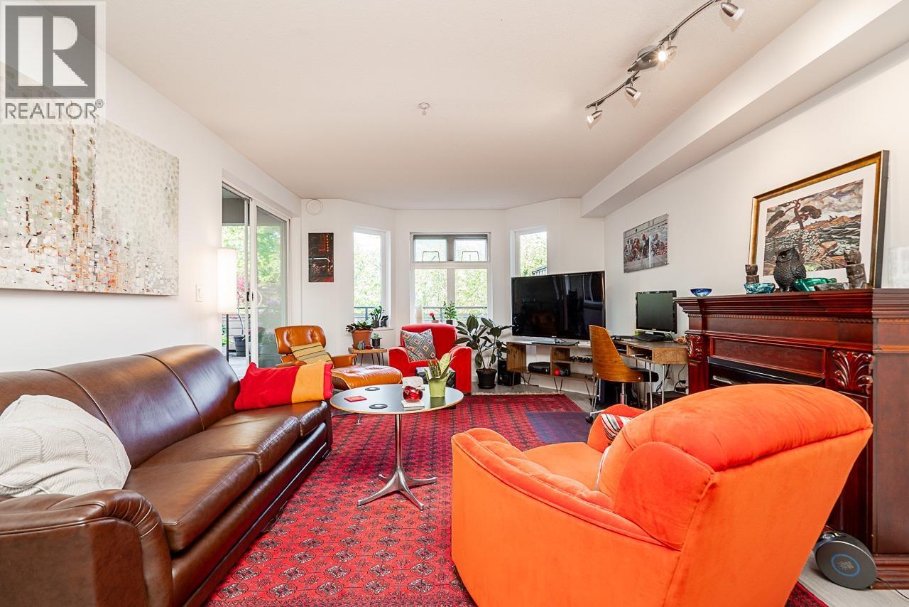 303 160 SHORELINE CIRCLE, Port Moody