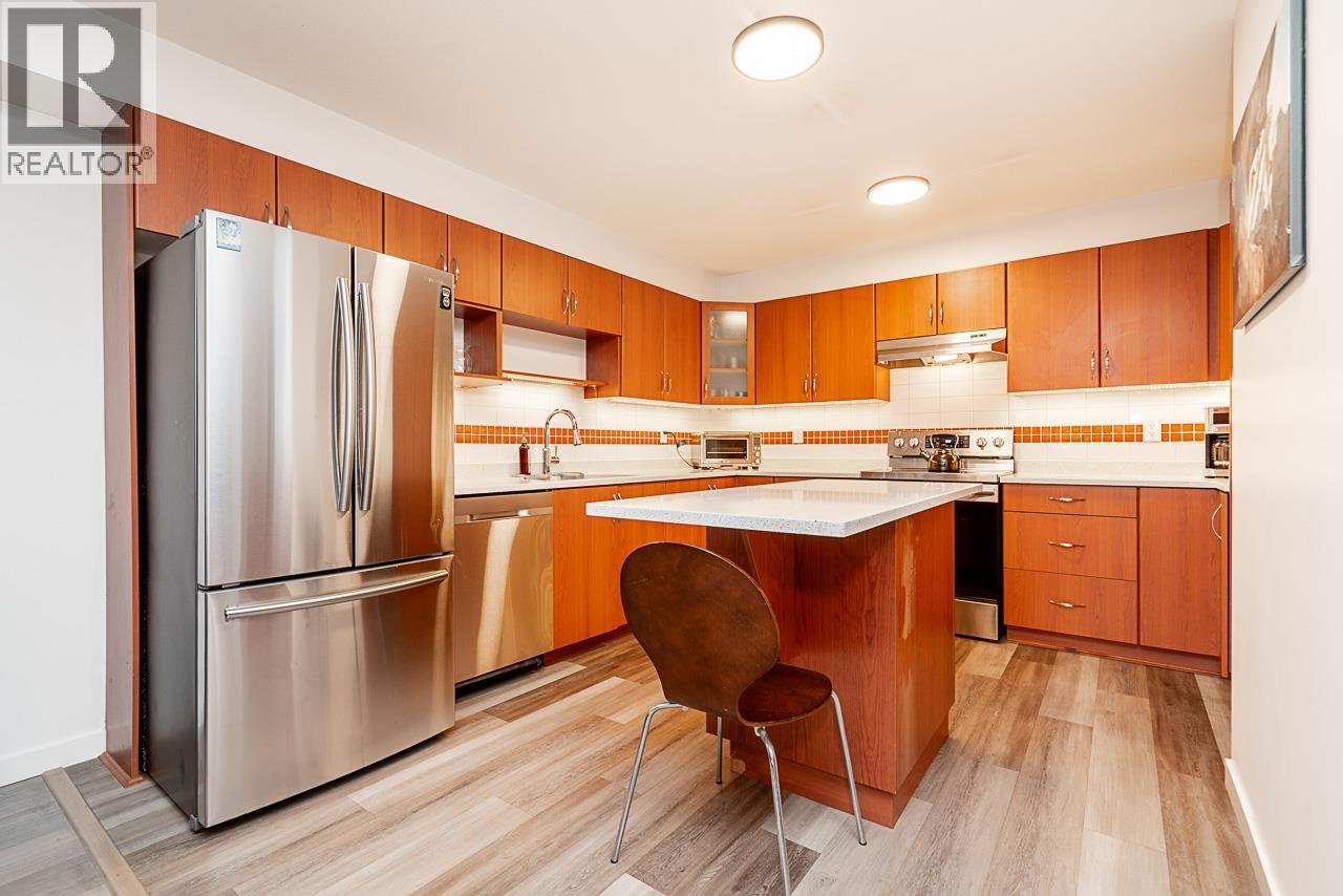 303 160 SHORELINE CIRCLE, Port Moody