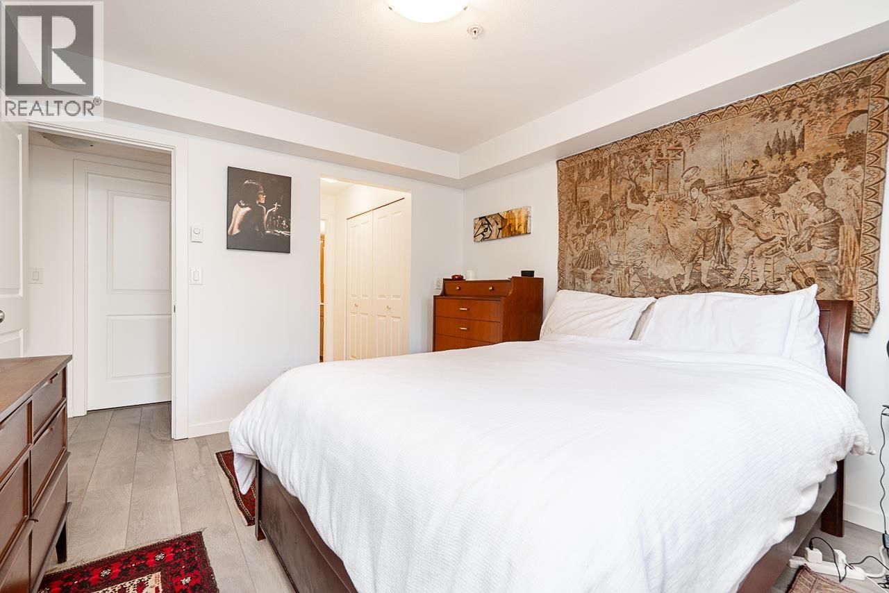 303 160 SHORELINE CIRCLE, Port Moody