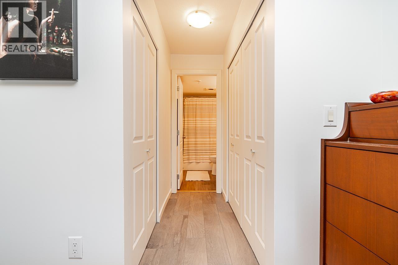 303 160 SHORELINE CIRCLE, Port Moody