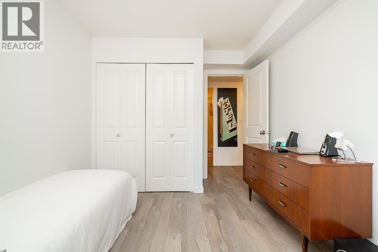 303 160 SHORELINE CIRCLE, Port Moody