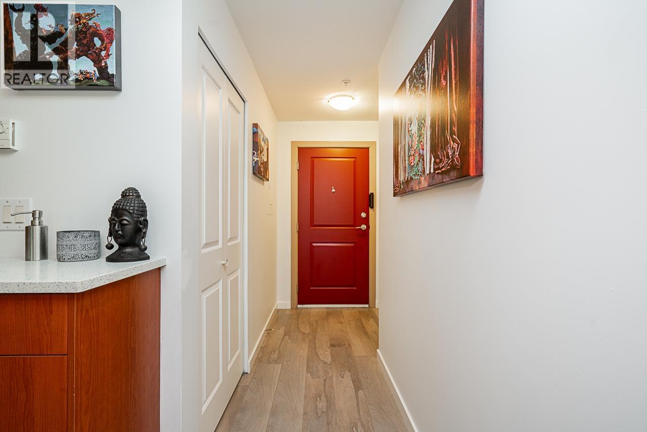 303 160 SHORELINE CIRCLE, Port Moody